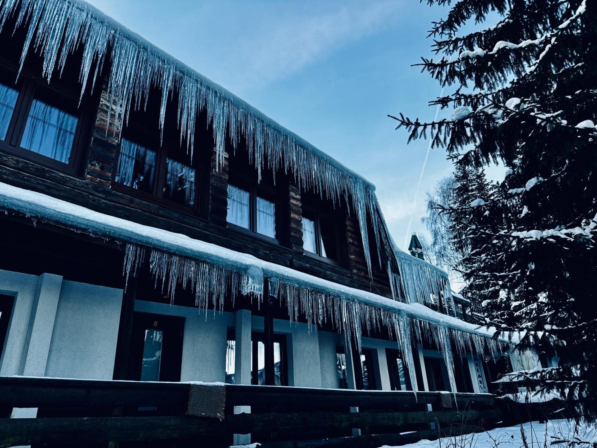 Myslivna Harrachov Hotell Eksteriør bilde